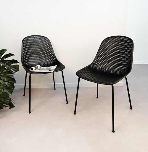 Chaise design perforée 'VIKY' noire intérieure / extérieure