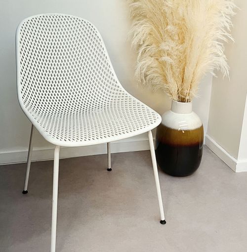 Chaise design perforée 'VIKY' blanche intérieure / extérieure